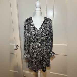 H&M Balloon-sleeved satin dress